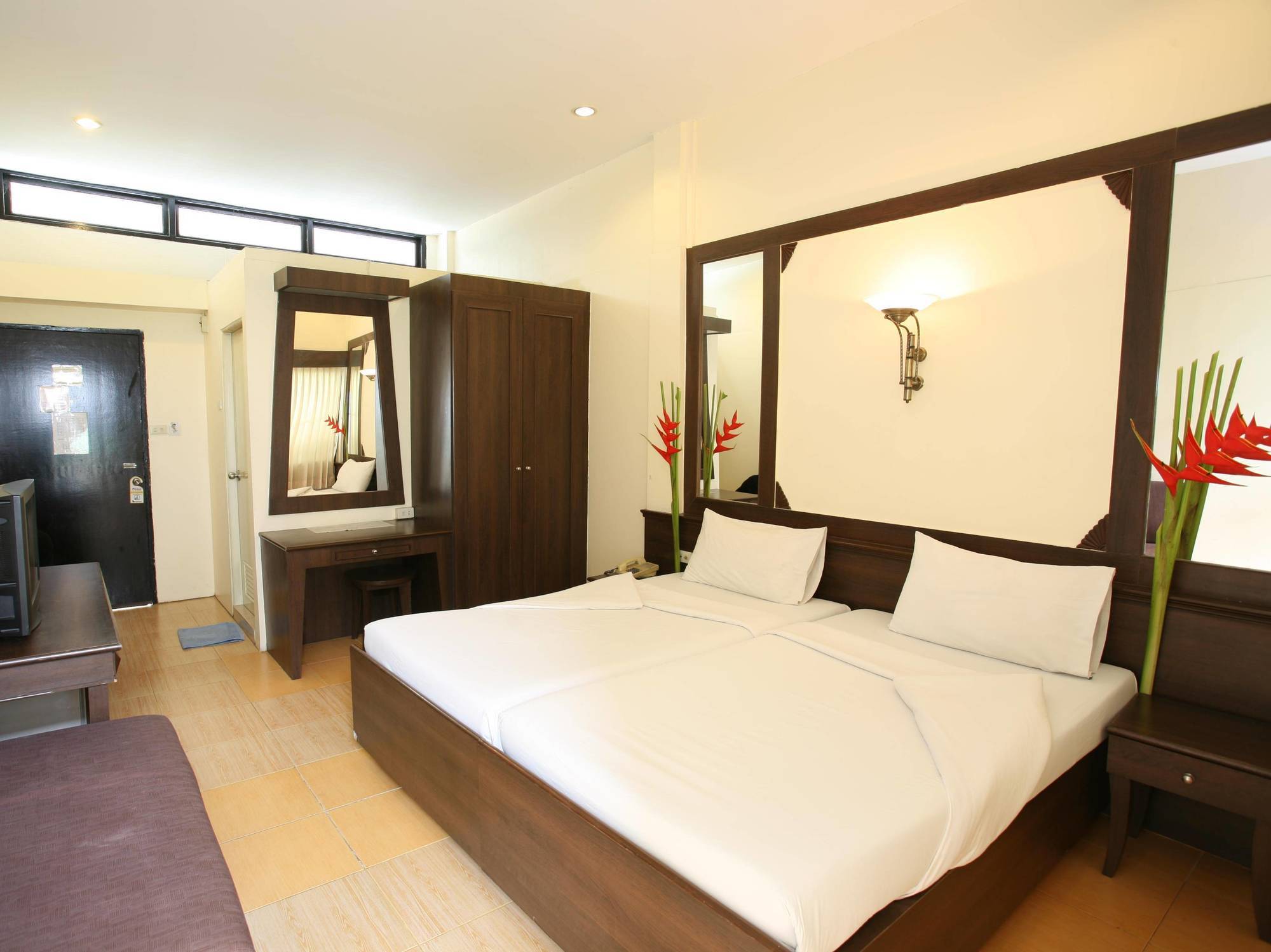 Rajata Hotel Bangkok Exterior photo