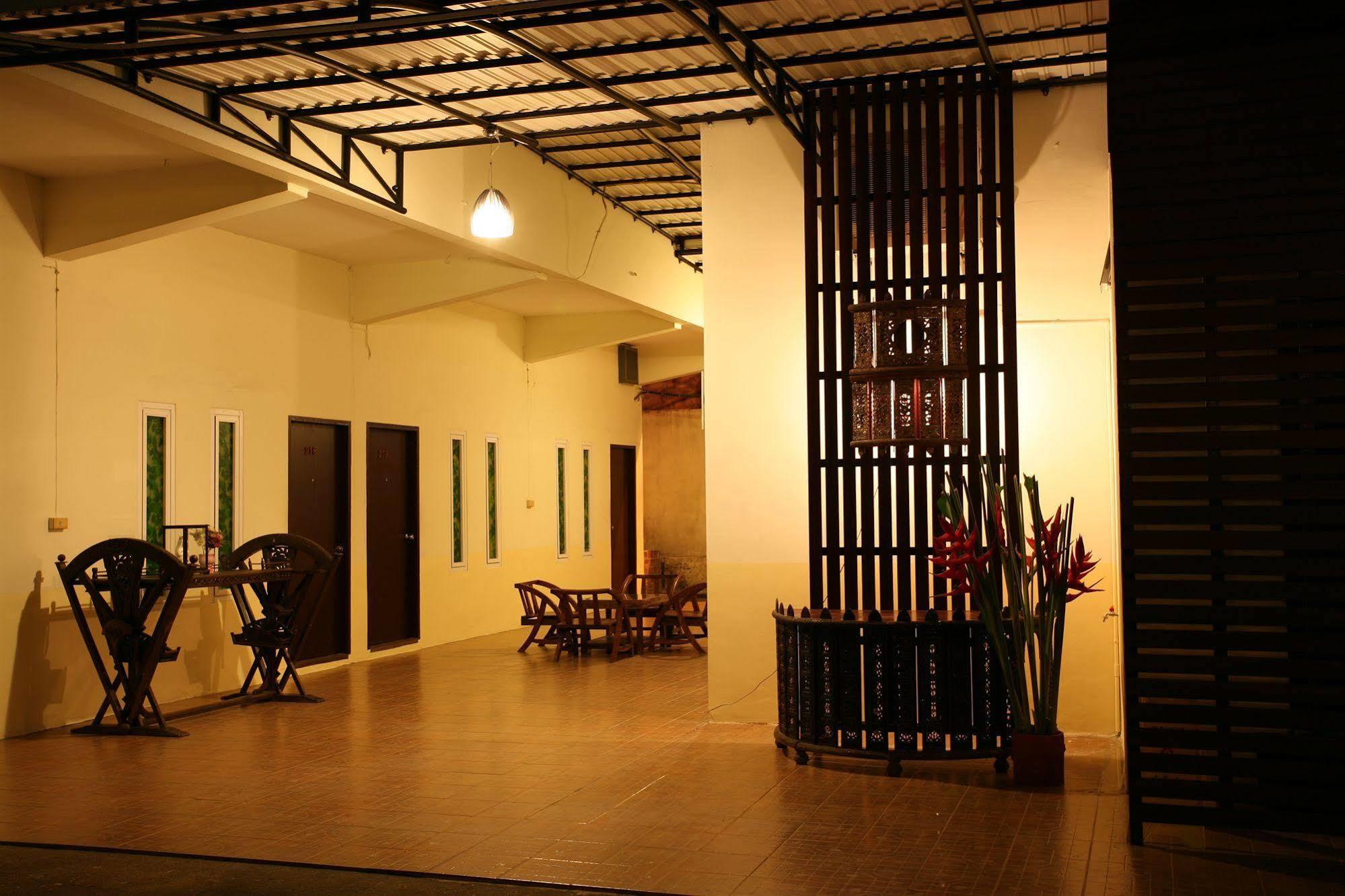 Rajata Hotel Bangkok Exterior photo